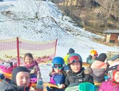 Kids in den Schnee